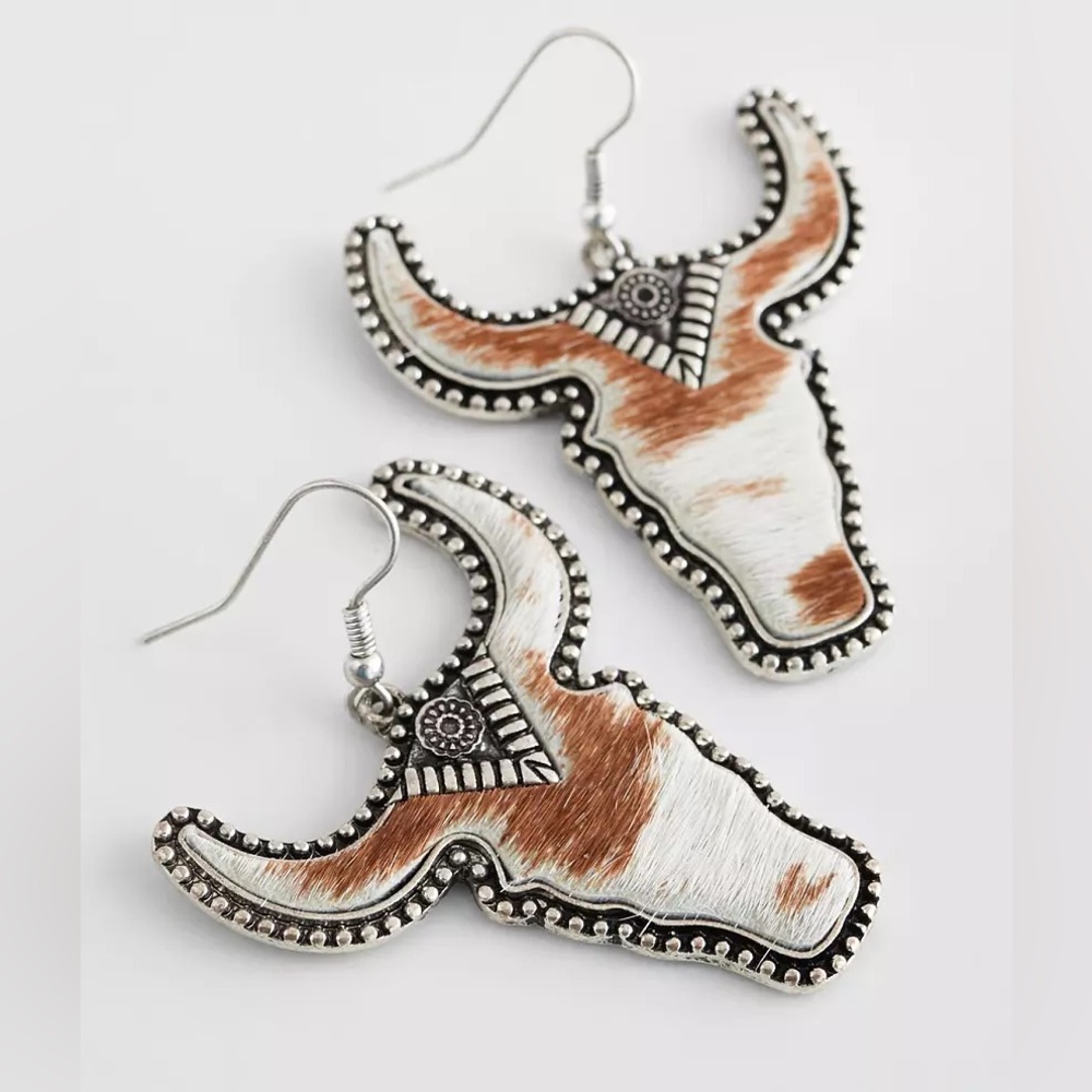 BKE Western Cowhide Steer Dangle Earrings 🐮💕